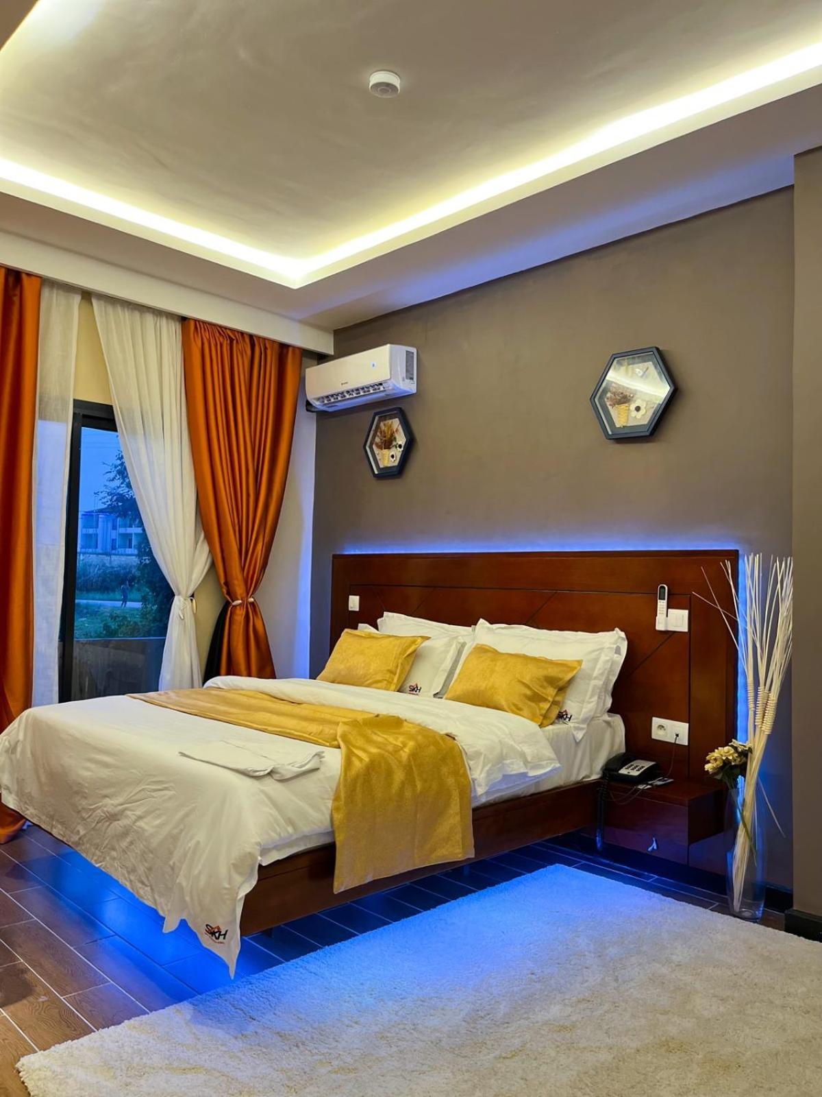 Sky Kenako Hotel 克里比 外观 照片