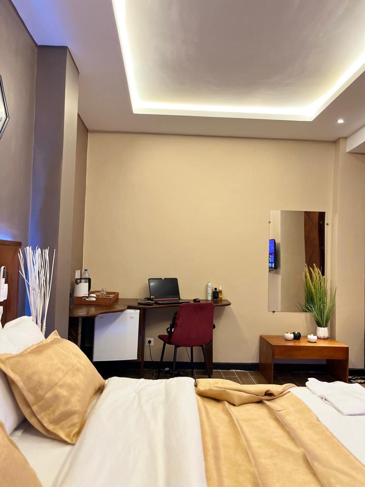Sky Kenako Hotel 克里比 外观 照片