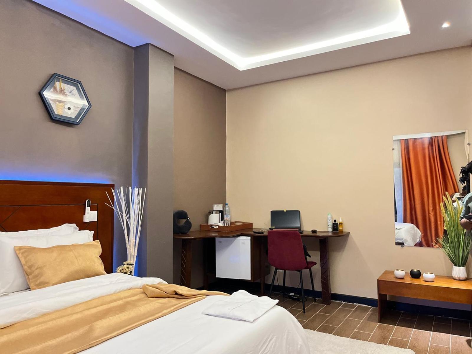 Sky Kenako Hotel 克里比 外观 照片