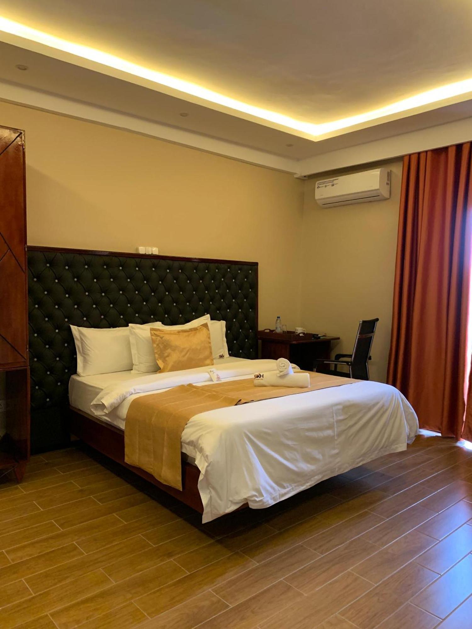 Sky Kenako Hotel 克里比 外观 照片
