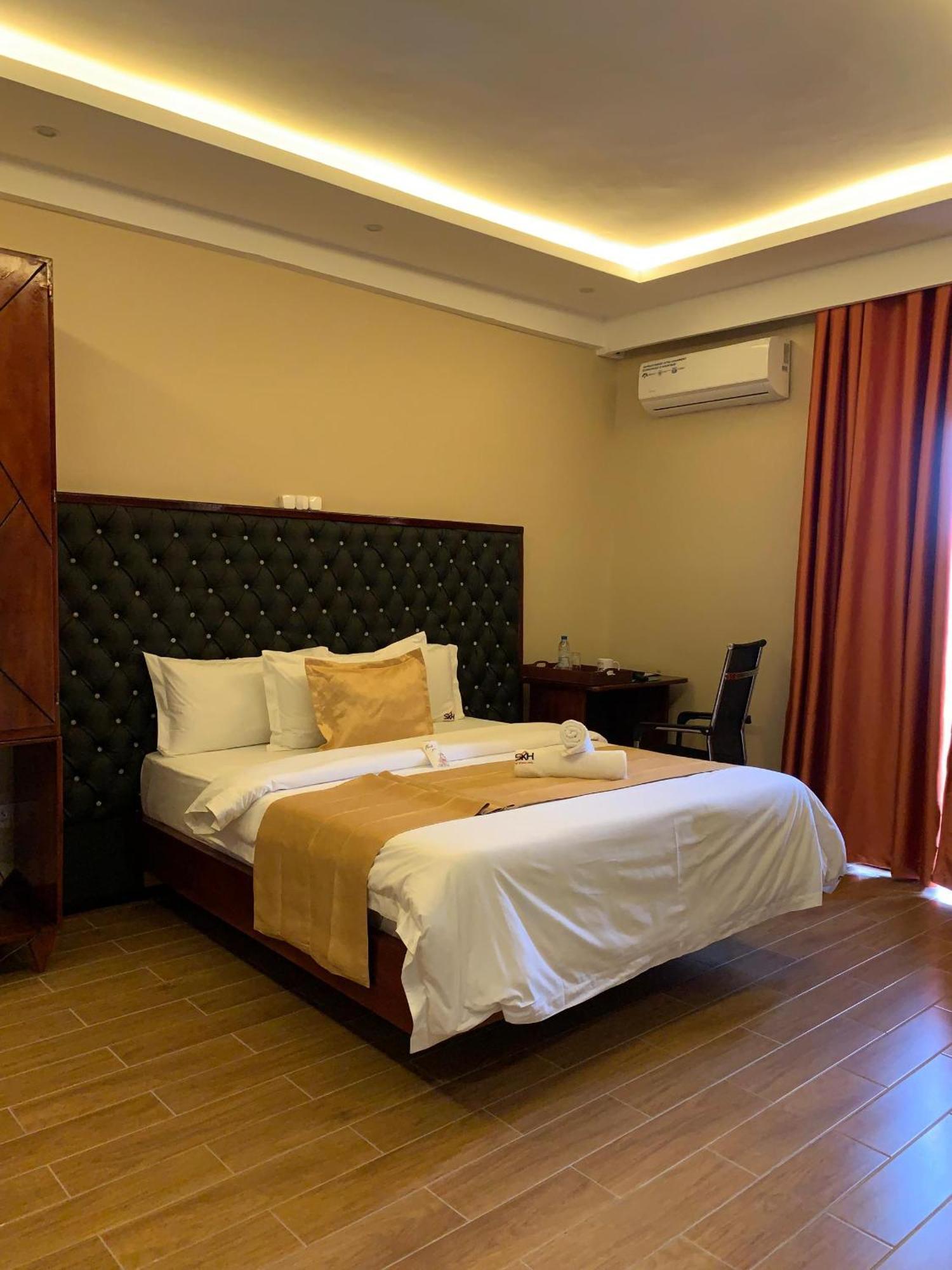 Sky Kenako Hotel 克里比 外观 照片