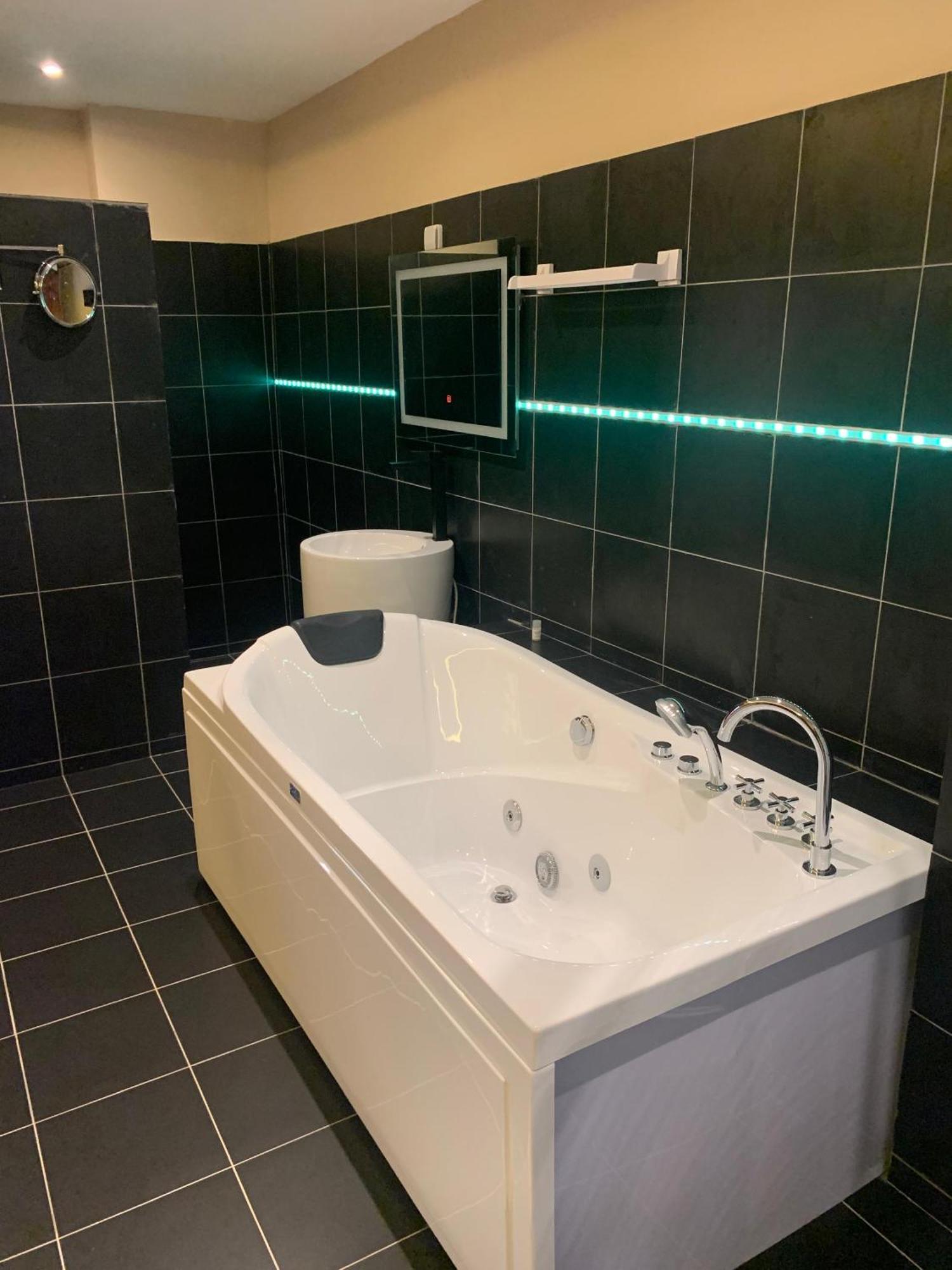 Sky Kenako Hotel 克里比 外观 照片